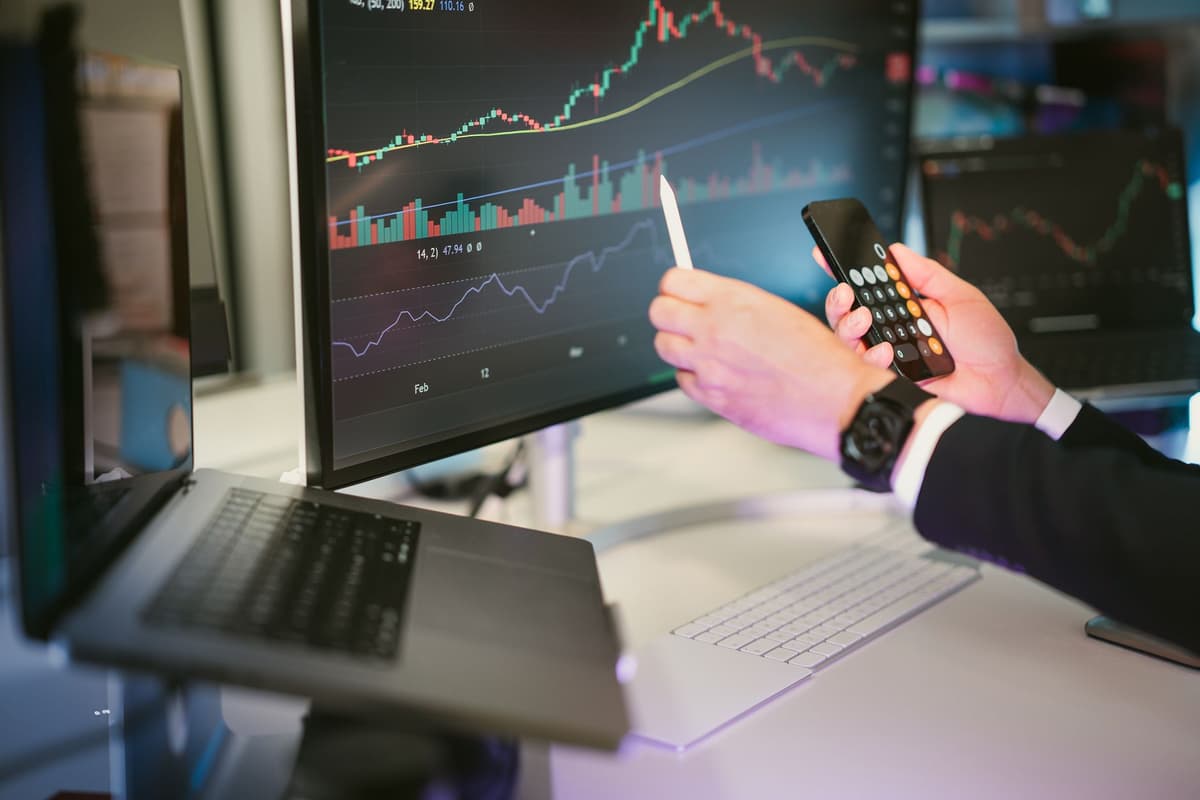 How to Track Smart Money Wallets on Solana for 2026 Market Analysis