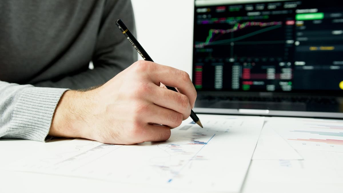 MemeLogs: Analyzing Three Volatile Narratives from the July 2026 Markets